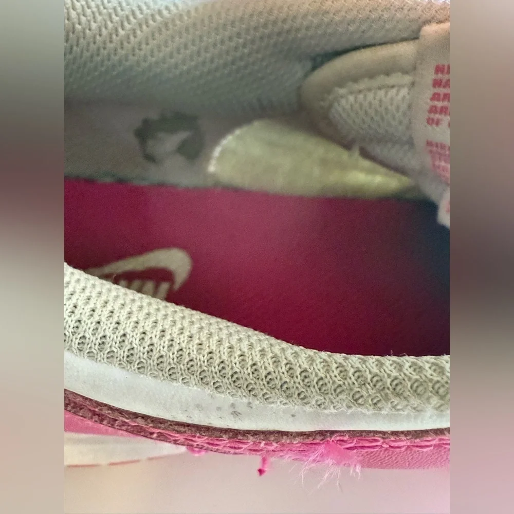 Nike Kids Sneakers in Pink and White